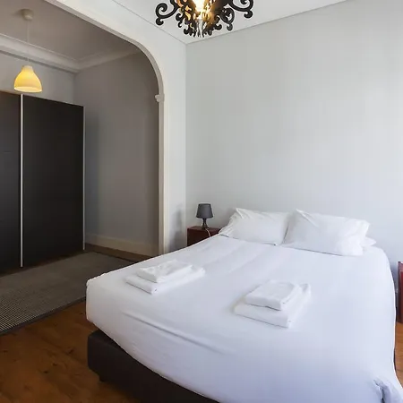 Go2oporto Almada Apartment *